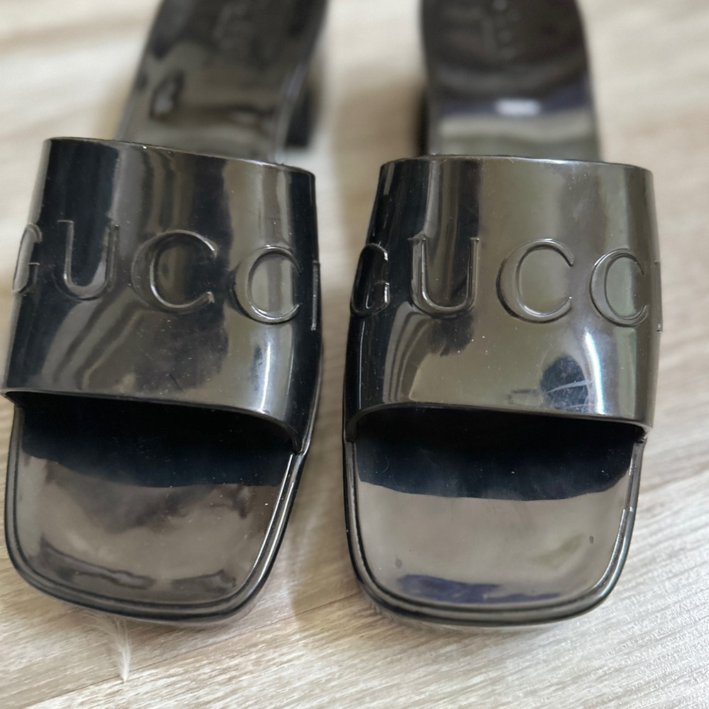 Gucci Black Mules Sleek Designer Footwear - Picture 7 of 7